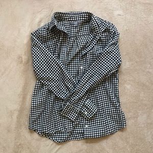 Uniqlo gingham button down flannel